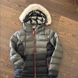 Women’s Columbia insulated jacket, size M